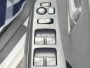 【電動格納ミラー】サイドミラーは電動格納式となっており、狭い駐車場でもキズがつくリスクを抑えられます。