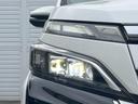 【ＬＥＤヘッドライト】悪天候や夜間走行時も良好な視界を確保し安心して運転できる高輝度ＬＥＤヘッドライトを装備！点灯速度が早く、消費電力も抑えられています。