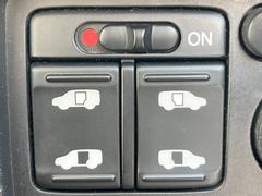 ��ξ¦�ѥ���饤�ɥɥ��ۥ��ޡ��ȥ����䱿ž�ʤΥ����å��Ǹ���ξ¦���饤�ɥɥ��γ��Ĥ���ǽ����ư�������Ϥ�����ƥɥ��򳫤���ɬ�פ�̵���������ʤ����ͤǤ��ñ�˳����Ĥ�Ǥ���Ŭ�Ǥ��� 5