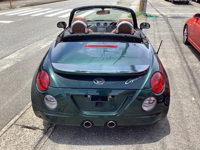 コペン タンレザーエディション　デュアルエアバッグ　パワーウインドウ　運転席エアバッグ　シートヒータ　ＡＣ　パワステ　皮シート　キーレスエントリー　ＡＢＳ　衝突安全ボディ（6枚目）