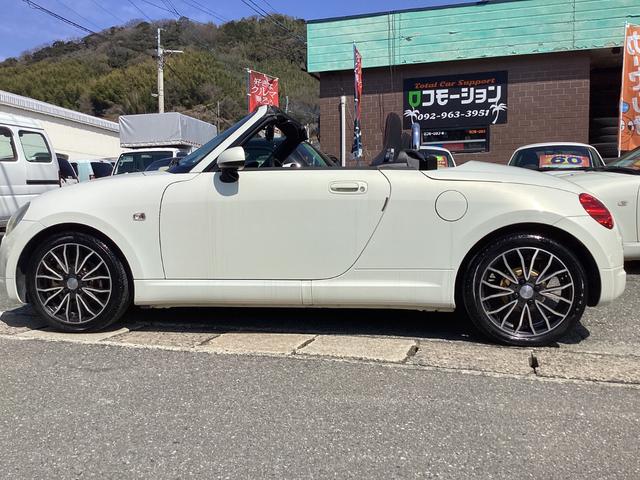 コペン ２ｎｄアニバーサリーエディション　５速マニュアル　リモコンキー　パワーウィンドウ　パワーステアリング　衝突安全ボディ　シートヒーター　ＡＢＳ　エアバック　ダブルエアバッグ　ＡＡＣ　レカロシート　ＥＴＣ（3枚目）