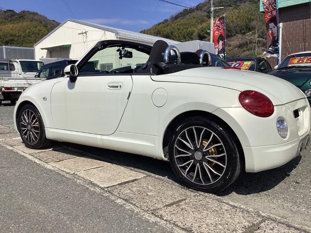 コペン ２ｎｄアニバーサリーエディション　５速マニュアル　リモコンキー　パワーウィンドウ　パワーステアリング　衝突安全ボディ　シートヒーター　ＡＢＳ　エアバック　ダブルエアバッグ　ＡＡＣ　レカロシート　ＥＴＣ（4枚目）