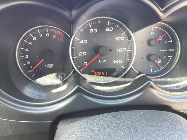 コペン ２ｎｄアニバーサリーエディション　５速マニュアル　リモコンキー　パワーウィンドウ　パワーステアリング　衝突安全ボディ　シートヒーター　ＡＢＳ　エアバック　ダブルエアバッグ　ＡＡＣ　レカロシート　ＥＴＣ（10枚目）