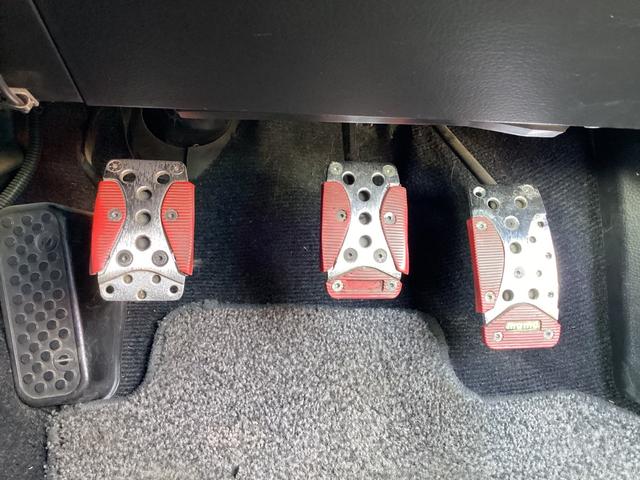 コペン ２ｎｄアニバーサリーエディション　５速マニュアル　リモコンキー　パワーウィンドウ　パワーステアリング　衝突安全ボディ　シートヒーター　ＡＢＳ　エアバック　ダブルエアバッグ　ＡＡＣ　レカロシート　ＥＴＣ（15枚目）