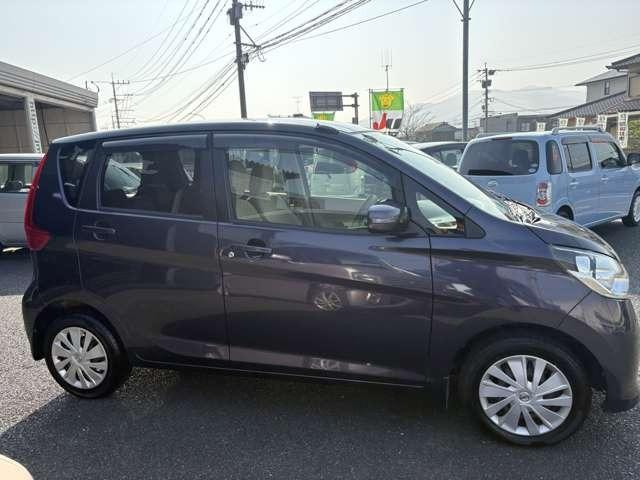 デイズ Ｘ　ナビ　フルセグＴＶ　アラウンドビューモニター　アイドリングＳ　ＥＴＣ　スマートキー　Ｐスタート（4枚目）