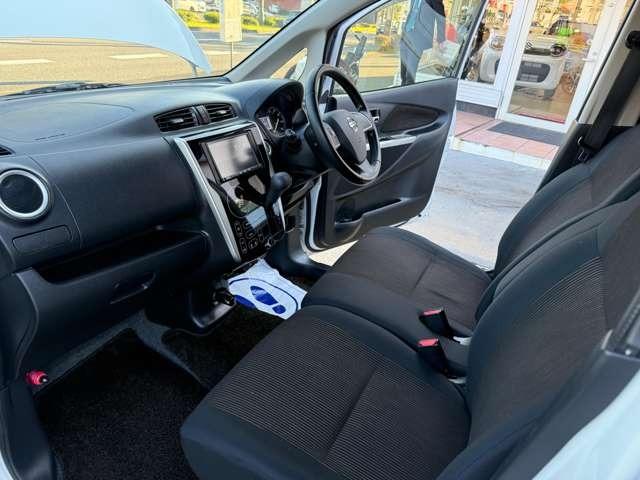 デイズ ハイウェイスター　Ｇ　ナビＴＶ　Ｂｌｕｅｔｏｏｔｈ　アランドビューモニター　ディスチャージライト　オートエアコン　純正アルミ　アイドリングストップ（15枚目）