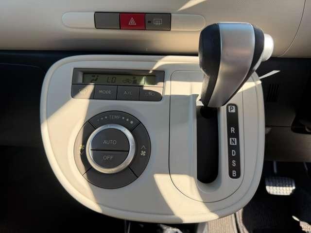 ミラココア ココアプラスＸ　禁煙車　ナビＴＶ　Ｂｌｕｅｔｏｏｔｈ付　キーフリー　オートエアコンウィンカーミラー　ルーフレール（12枚目）