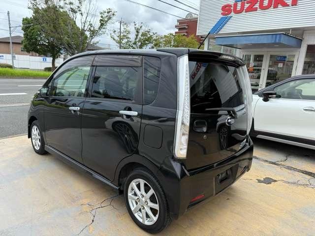 ステラ カスタムＲ　禁煙車　ナビＴＶ　Ｂモニター　ディスチャージライト　フォグランプ　プッシュスタート　スマートキー　エコアイドル　純正アルミ（5枚目）