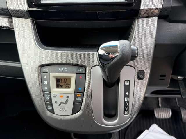 ステラ カスタムＲ　禁煙車　ナビＴＶ　Ｂモニター　ディスチャージライト　フォグランプ　プッシュスタート　スマートキー　エコアイドル　純正アルミ（14枚目）