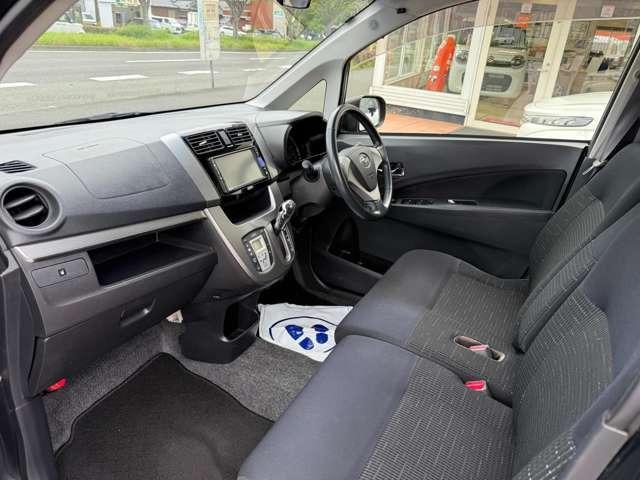 ステラ カスタムＲ　禁煙車　ナビＴＶ　Ｂモニター　ディスチャージライト　フォグランプ　プッシュスタート　スマートキー　エコアイドル　純正アルミ（17枚目）