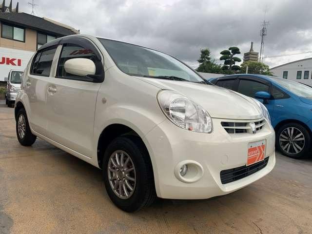 パッソ Ｘ　クツロギ　純正ナビＴＶ　ビルトインＥＴＣ　スマートキー（3枚目）