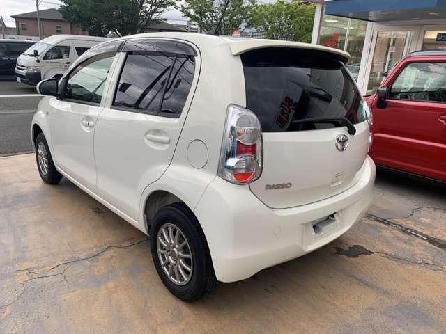 パッソ Ｘ　クツロギ　純正ナビＴＶ　ビルトインＥＴＣ　スマートキー（5枚目）