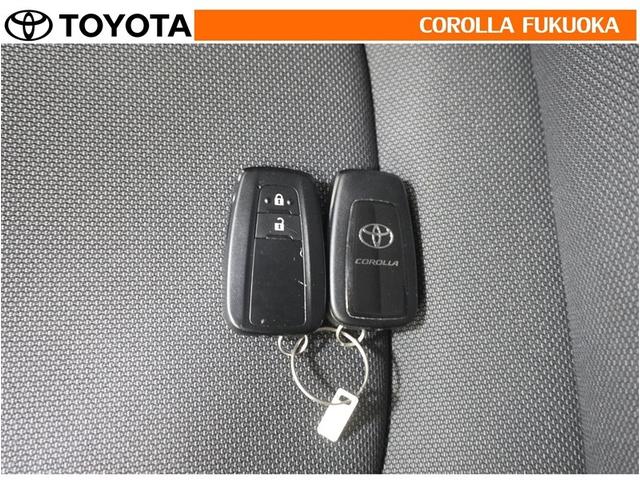 カローラツーリング ハイブリッド　Ｓ　衝突被害軽減システム　メモリーナビ　フルセグ　ＥＴＣ　バックカメラ　ドラレコ　ＣＤ　ＤＶＤ再生　キーレス　スマートキー　盗難防止装置（35枚目）