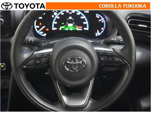 ヤリスクロス ハイブリッドＺ　衝突被害軽減システム　メモリーナビ　フルセグ　ＥＴＣ　バックカメラ　ドラレコ　ＣＤ　ＤＶＤ再生　キーレス　スマートキー　盗難防止装置（18枚目）