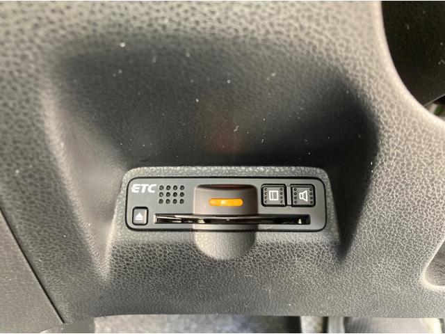 フィット Ｇ・１０ｔｈアニバーサリー　ワンオーナー車　バックカメラ　ＥＴＣ　スマートキー　セキュリティー　エアコンパワステ　パワーウインド　ＡＢＳ　運転席助手席エアバック（32枚目）