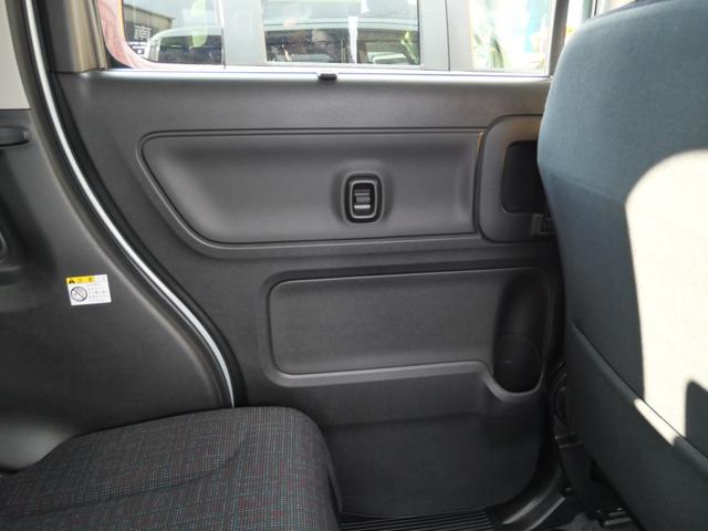 スペーシア ハイブリッドＸ　両側電動スライドドア　スマートキー　プッシュスタート　アイドリングストップ　ナビ　フルセグ　シートヒーター　パーキングセンサー　ブレーキサポート（13枚目）