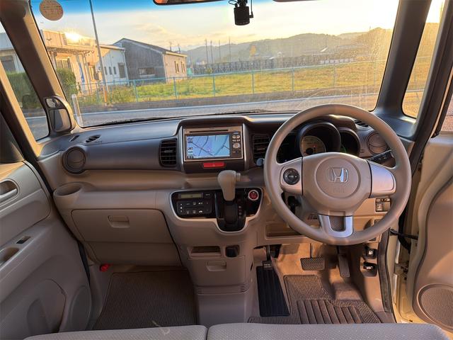 Ｎ－ＢＯＸ Ｇ・Ｌパッケージ　ドライブレコーダー　バックカメラ　両側スライド・片側電動　ナビ　ＴＶ　スマートキー　アイドリングストップ　電動格納ミラー　ベンチシート　ＣＶＴ　盗難防止システム　ＡＢＳ　ＥＳＣ　ＣＤ　ＤＶＤ再生（2枚目）