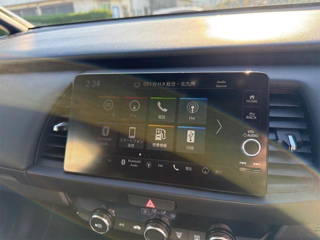 フィット ｅ：ＨＥＶクロスター　バックカメラ　ナビ　ＴＶ　クリアランスソナー　オートクルーズコントロール　レーンアシスト　衝突被害軽減システム　アルミホイール　オートライト　ＬＥＤヘッドランプ　ヘッドライトウォッシャー　スマートキー（5枚目）