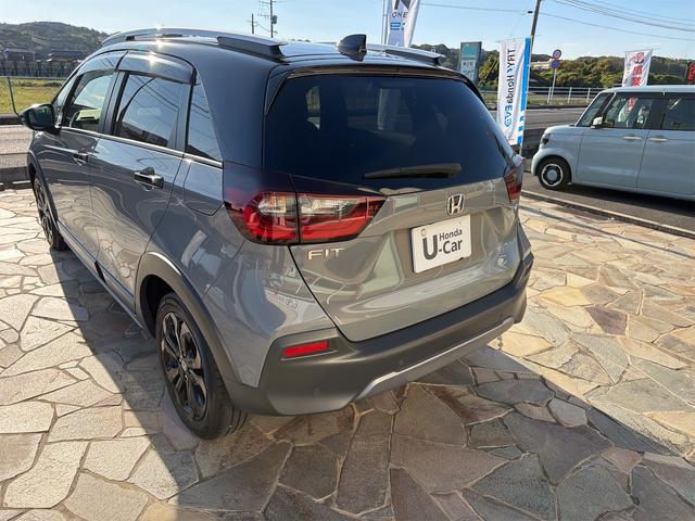 フィット ｅ：ＨＥＶクロスター　バックカメラ　ナビ　ＴＶ　クリアランスソナー　オートクルーズコントロール　レーンアシスト　衝突被害軽減システム　アルミホイール　オートライト　ＬＥＤヘッドランプ　ヘッドライトウォッシャー　スマートキー（18枚目）