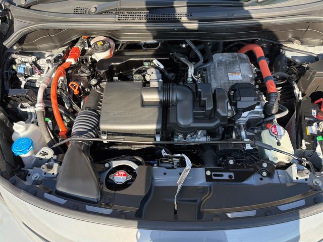 フィット ｅ：ＨＥＶクロスター　バックカメラ　ナビ　ＴＶ　クリアランスソナー　オートクルーズコントロール　レーンアシスト　衝突被害軽減システム　アルミホイール　オートライト　ＬＥＤヘッドランプ　ヘッドライトウォッシャー　スマートキー（20枚目）