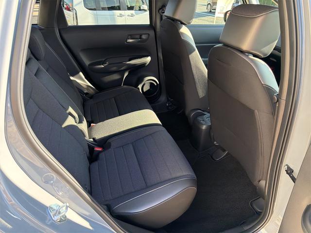 フィット ｅ：ＨＥＶクロスター　バックカメラ　ナビ　ＴＶ　クリアランスソナー　オートクルーズコントロール　レーンアシスト　衝突被害軽減システム　アルミホイール　オートライト　ＬＥＤヘッドランプ　ヘッドライトウォッシャー　スマートキー（24枚目）