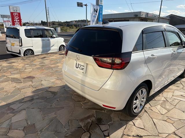 フィット ホーム　バックカメラ　ナビ　ＴＶ　クリアランスソナー　オートクルーズコントロール　レーンアシスト　衝突被害軽減システム　オートライト　ＬＥＤヘッドランプ　スマートキー　電動格納ミラー　ＣＶＴ　盗難防止システム（16枚目）