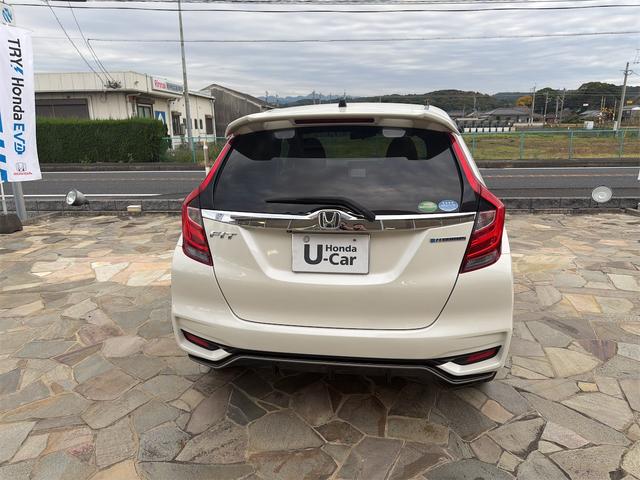 フィットハイブリッド Sパッケージ ハイブリッド バックカメラ ナビ TV オートクルーズコントロール 衝突被害軽減システム LEDヘッドランプ スマートキー アイドリングストップ 電動格納ミラー AT 盗難防止システム 衝突安全ボディ(17枚目)