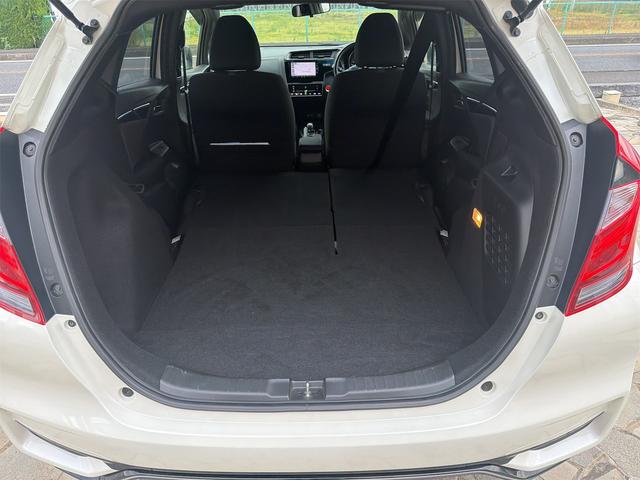 フィットハイブリッド Sパッケージ ハイブリッド バックカメラ ナビ TV オートクルーズコントロール 衝突被害軽減システム LEDヘッドランプ スマートキー アイドリングストップ 電動格納ミラー AT 盗難防止システム 衝突安全ボディ(19枚目)