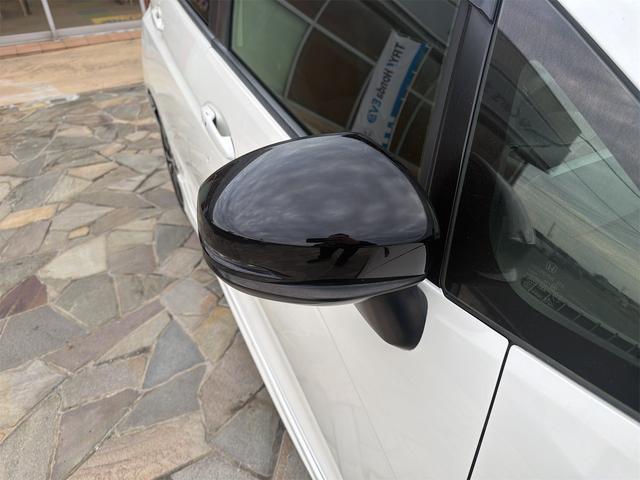 フィットハイブリッド Sパッケージ ハイブリッド バックカメラ ナビ TV オートクルーズコントロール 衝突被害軽減システム LEDヘッドランプ スマートキー アイドリングストップ 電動格納ミラー AT 盗難防止システム 衝突安全ボディ(24枚目)