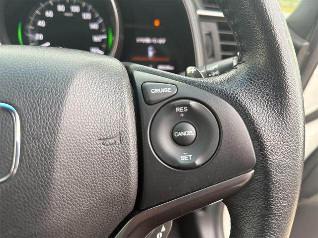 フィットハイブリッド Sパッケージ ハイブリッド バックカメラ ナビ TV オートクルーズコントロール 衝突被害軽減システム LEDヘッドランプ スマートキー アイドリングストップ 電動格納ミラー AT 盗難防止システム 衝突安全ボディ(33枚目)