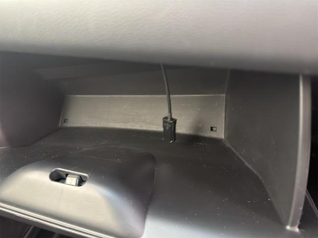 フィットハイブリッド Sパッケージ ハイブリッド バックカメラ ナビ TV オートクルーズコントロール 衝突被害軽減システム LEDヘッドランプ スマートキー アイドリングストップ 電動格納ミラー AT 盗難防止システム 衝突安全ボディ(34枚目)