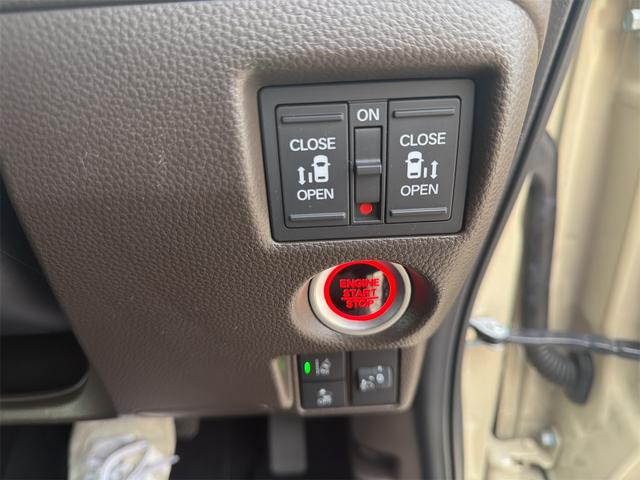 Ｎ－ＢＯＸ Ｌ・ターボ　バックカメラ　両側電動スライドドア　クリアランスソナー　オートクルーズコントロール　レーンアシスト　衝突被害軽減システム　ＬＥＤヘッドランプ　スマートキー　アイドリングストップ　電動格納ミラー（6枚目）