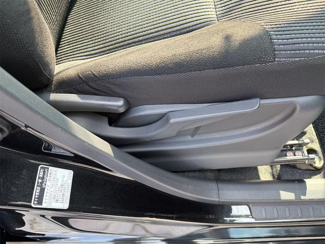 ムーヴ カスタム　Ｘリミテッド　ＳＡＩＩＩ　バックカメラ　ナビ　ＴＶ　衝突被害軽減システム　オートマチックハイビーム　オートライト　ＬＥＤヘッドランプ　スマートキー　アイドリングストップ　電動格納ミラー　シートヒーター　ベンチシート　ＣＶＴ（30枚目）