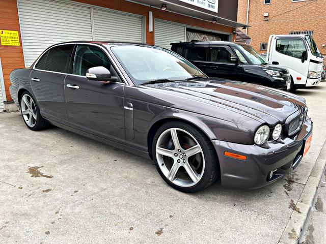 ＸＪ ＸＪ　４．２ソブリン　ディーラー車／後期モデル／左ハンドル／Ｖ８スーパーチャージャー／純正ナビ／社外フルセグＴＶ／バックカメラ／ＥＴＣ／本革シート／全席パワーシート／リヤオーディオシステム／キーレス／車検整備付／取扱説明書（42枚目）