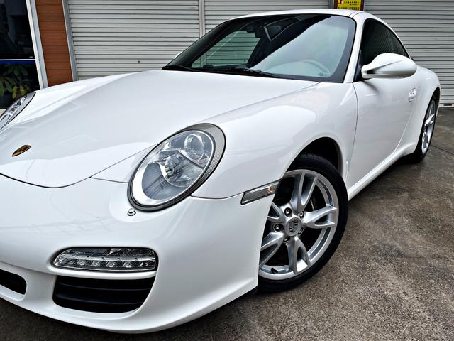 ９１１カレラ　９９７．２　左ハンドル／ＰＤＫ／スポーツクロノパッケージ／スポーツエグゾースト／純正ナビ／バックカメラ／ＥＴＣ／ＨＩＤライト／ＬＥＤテールランプ／純正１８インチアルミ／前後ドラレコ／レーダー探知機(8枚目)