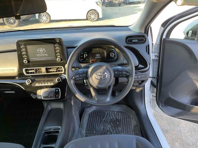 アクア Ｘ　全周囲カメラ　オートクルーズコントロール　レーンアシスト　衝突被害軽減システム　オートマチックハイビーム　ＬＥＤヘッドランプ　スマートキー　電動格納ミラー　１００Ｖ電源　ＣＶＴ　盗難防止システム（3枚目）