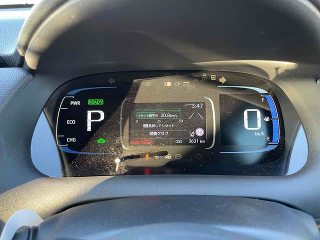 アクア Ｘ　全周囲カメラ　オートクルーズコントロール　レーンアシスト　衝突被害軽減システム　オートマチックハイビーム　ＬＥＤヘッドランプ　スマートキー　電動格納ミラー　１００Ｖ電源　ＣＶＴ　盗難防止システム（4枚目）