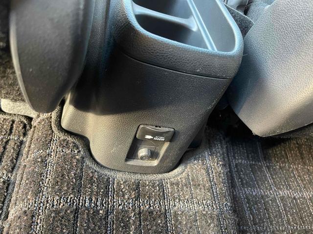 アクア Ｘ　全周囲カメラ　オートクルーズコントロール　レーンアシスト　衝突被害軽減システム　オートマチックハイビーム　ＬＥＤヘッドランプ　スマートキー　電動格納ミラー　１００Ｖ電源　ＣＶＴ　盗難防止システム（10枚目）