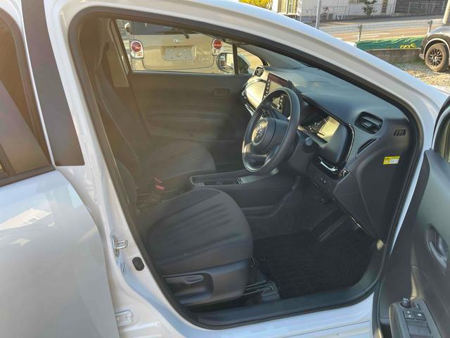 アクア Ｘ　全周囲カメラ　オートクルーズコントロール　レーンアシスト　衝突被害軽減システム　オートマチックハイビーム　ＬＥＤヘッドランプ　スマートキー　電動格納ミラー　１００Ｖ電源　ＣＶＴ　盗難防止システム（23枚目）