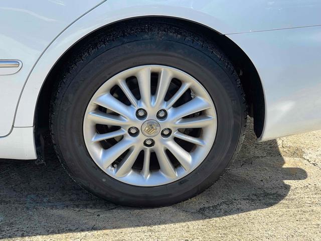 クラウン ロイヤルサルーン　ＥＴＣ　オートクルーズコントロール　バックカメラ　ナビ　アルミホイール　ＨＩＤ　ＡＴ　スマートキー　電動格納ミラー　盗難防止システム　パワーシート　ＣＤ　ＭＤ　衝突安全ボディ　ＡＢＳ　ＥＳＣ　エアコン（20枚目）