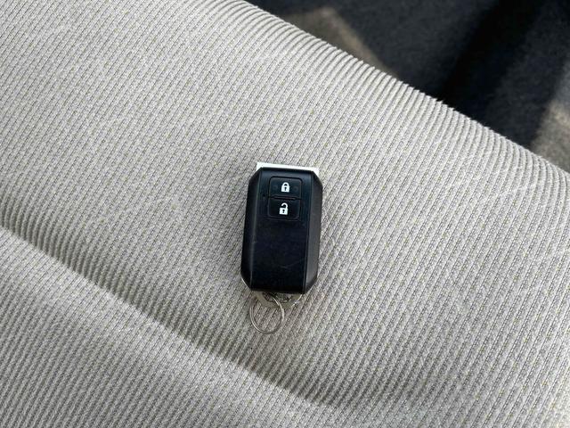 �t���Ăĕ֗��I�ƂĂ��l�C�̍��������̃X�}�[�g�L�[�V�X�e���B�L�[���g�т��Ă��邾���ŁA�h�A���b�N�̊J���тɃG���W���̎n�����\�ȑ����ł��B�v�b�V���X�^�[�g�ł��̂ŃG���W���̎n�����{�^�������������ł�