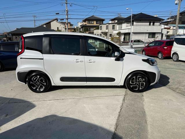 シエンタ ハイブリッドＺ　ＥＴＣ　全周囲カメラ　ナビ　ＴＶ　クリアランスソナー　オートクルーズコントロール　レーンアシスト　衝突被害軽減システム　両側電動スライドドア　オートマチックハイビーム　オートライト　ＬＥＤヘッドランプ（16枚目）