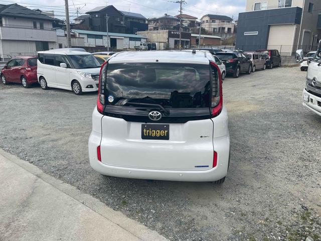 シエンタ ハイブリッドＺ　ＥＴＣ　全周囲カメラ　ナビ　ＴＶ　クリアランスソナー　オートクルーズコントロール　レーンアシスト　衝突被害軽減システム　両側電動スライドドア　オートマチックハイビーム　オートライト　ＬＥＤヘッドランプ（18枚目）