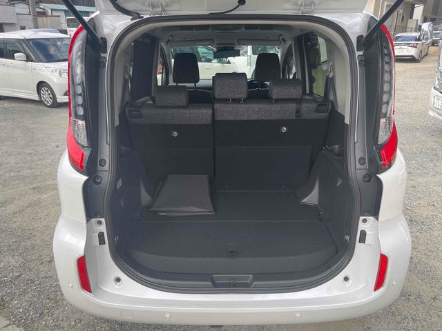 シエンタ ハイブリッドＺ　ＥＴＣ　全周囲カメラ　ナビ　ＴＶ　クリアランスソナー　オートクルーズコントロール　レーンアシスト　衝突被害軽減システム　両側電動スライドドア　オートマチックハイビーム　オートライト　ＬＥＤヘッドランプ（28枚目）