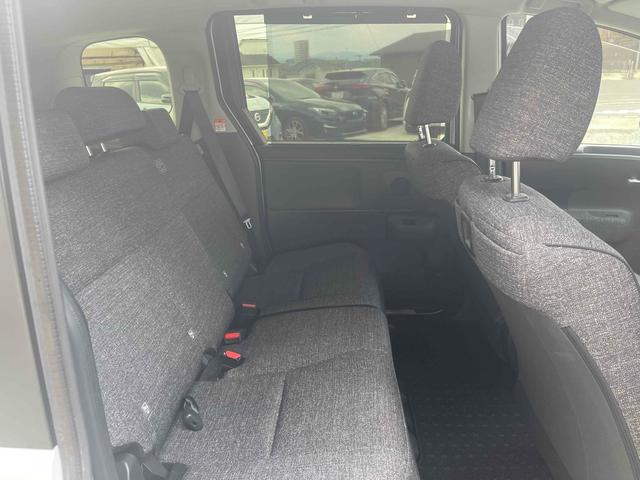 シエンタ ハイブリッドＺ　ＥＴＣ　全周囲カメラ　ナビ　ＴＶ　クリアランスソナー　オートクルーズコントロール　レーンアシスト　衝突被害軽減システム　両側電動スライドドア　オートマチックハイビーム　オートライト　ＬＥＤヘッドランプ（32枚目）