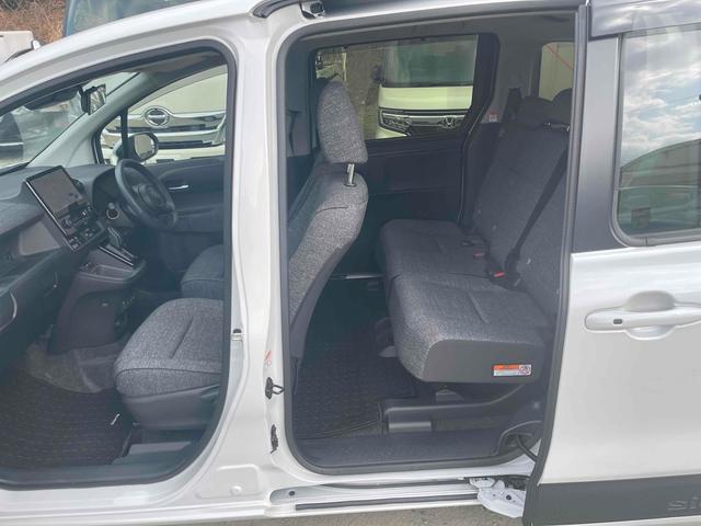 シエンタ ハイブリッドＺ　ＥＴＣ　全周囲カメラ　ナビ　ＴＶ　クリアランスソナー　オートクルーズコントロール　レーンアシスト　衝突被害軽減システム　両側電動スライドドア　オートマチックハイビーム　オートライト　ＬＥＤヘッドランプ（35枚目）