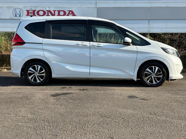 フリード Ｇ・ホンダセンシング　９インチナビ　弊社下取り車　ディーラーメンテナンス車両　ＥＴＣ　　純正ナビ　　オートエアコン　キーレス　Ｂｌｕｅｔｏｏｔｈ　　　　　追突軽減ブレーキ　車線逸脱抑制機能　リアカメラ　アルミホイール（7枚目）