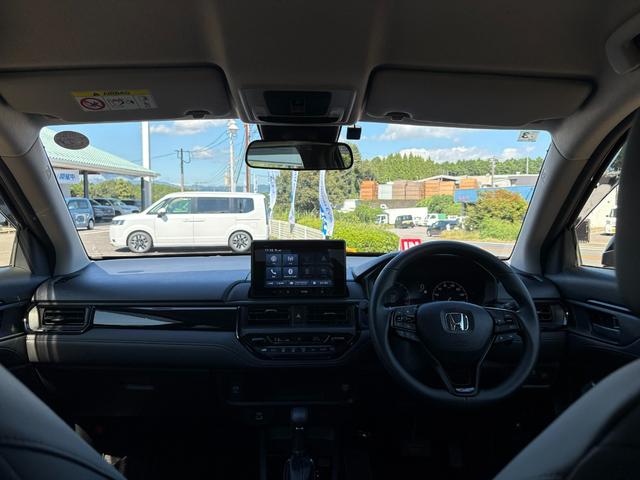 ＷＲ－Ｖ Ｚブラックスタイル　デモカー　Ｒカメラ　ＬＥＤヘッドランプ　盗難防止　衝突被害軽減　　ＵＳＢ　Ｂｌｕｅｔｏｏｔｈ　ＨＤＭＩ　ＡｐｐｌｅＣａｒＰｌａｙ　ＡｎｄｒｏｉｄＡｕｔｏ　ＥＴＣ　フロントフォグ　レーンキープアアシスト（2枚目）