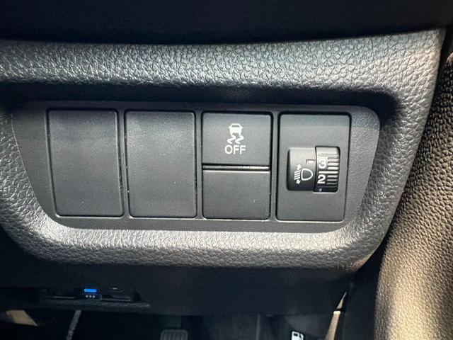 ＷＲ－Ｖ Ｚブラックスタイル　デモカー　Ｒカメラ　ＬＥＤヘッドランプ　盗難防止　衝突被害軽減　　ＵＳＢ　Ｂｌｕｅｔｏｏｔｈ　ＨＤＭＩ　ＡｐｐｌｅＣａｒＰｌａｙ　ＡｎｄｒｏｉｄＡｕｔｏ　ＥＴＣ　フロントフォグ　レーンキープアアシスト（16枚目）