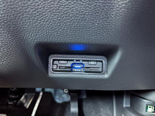 ＷＲ－Ｖ Ｚブラックスタイル　デモカー　Ｒカメラ　ＬＥＤヘッドランプ　盗難防止　衝突被害軽減　　ＵＳＢ　Ｂｌｕｅｔｏｏｔｈ　ＨＤＭＩ　ＡｐｐｌｅＣａｒＰｌａｙ　ＡｎｄｒｏｉｄＡｕｔｏ　ＥＴＣ　フロントフォグ　レーンキープアアシスト（17枚目）
